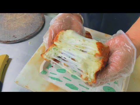 😱 Cheese Garlic Bread 😍| #streetfood  #cheesepull #cheeselover  @InsiderFood  @Myfoodcrushh