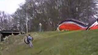 preview picture of video 'Paragliding Oberemmendorf 12.04.08 ein ganz normaler Tag'