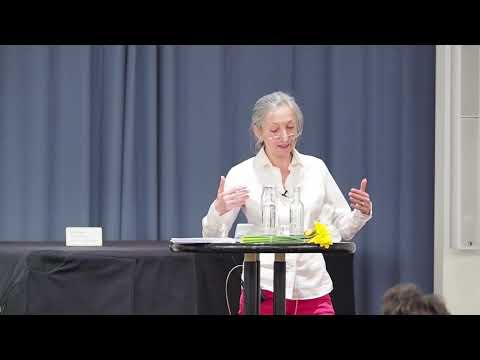 Faust Teil I, Johann Wolfgang von Goethe. Bespechung: Petra Urban.