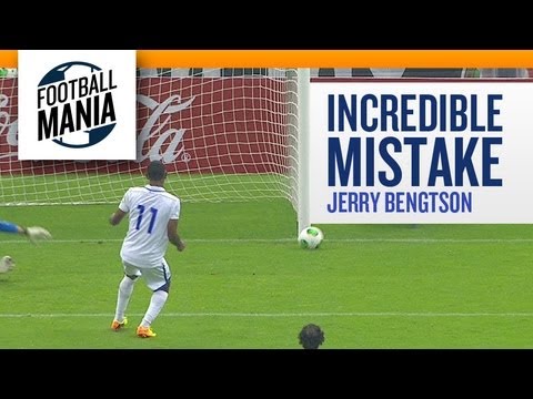 Incredible Mistake: Jerry Bengtson (Mexico 1 x 2 Honduras)