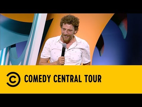 Mamme allo stadio e allenatori disperati - Maurizio Lastrico - Comedy Central Tour