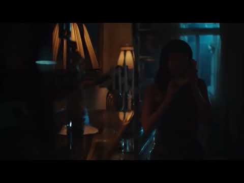 Riverdale 7x01 Veronica had call form her mother find out about Archie.