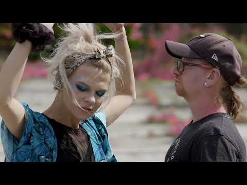 dollZ - Jak Ćmy [Official Video]