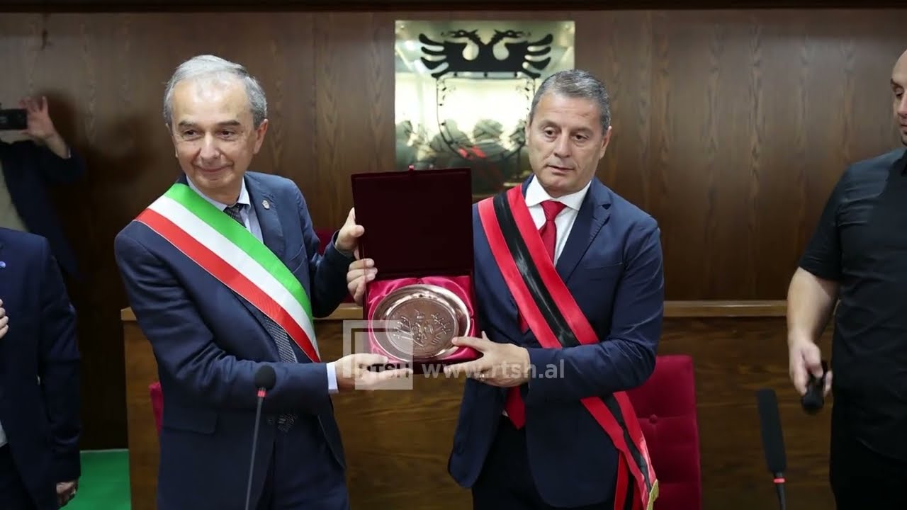 Binjakëzohen Bashkia Lezhë dhe Komuna Bra në Itali. Marrëveshja hap rrugë për projekte të përbashkëta në disa fusha zhvillimi