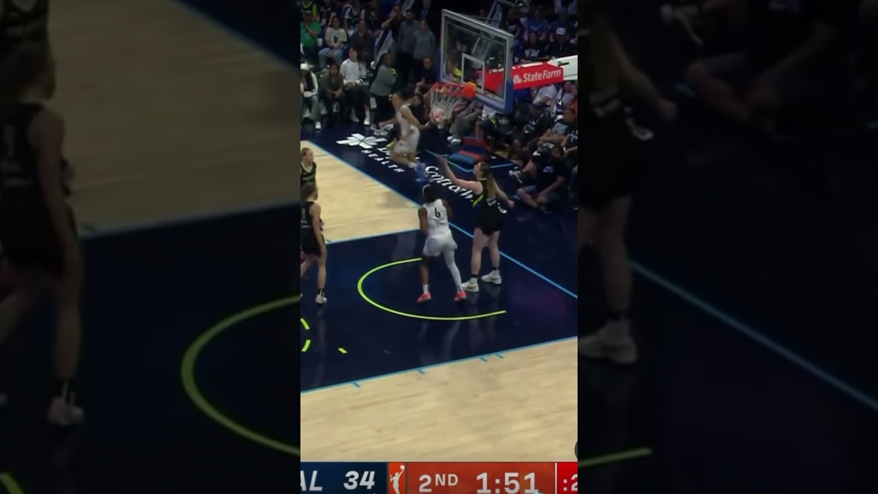 Kaila Charles cuts inside for a 🪣 #basketball #nba #wnba #game #womensbasketball #espn #esports