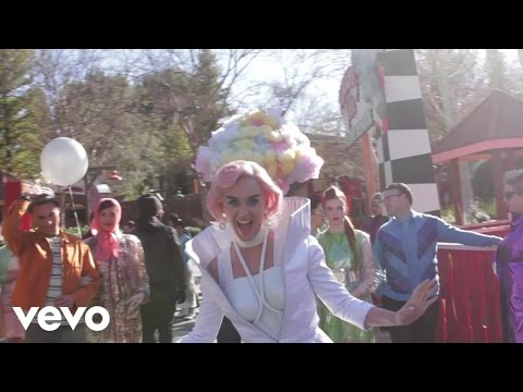 Katy Perry - The Making of “Chained To The Rhythm” Music Video (Part 2)