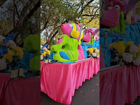 Que bonita carroza en desfile del correo de Sonsonate Centro #viralvideo #familia #fiestaspatronales
