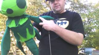 preview picture of video 'Kansas City Clowns: Adventures in Puppet Making - Monster Plant'
