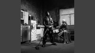 Tour En Ville Lyrics English Translation