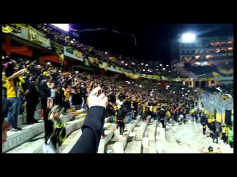 "Hinchada Del Campeon Del Siglo/Tribuna Cataldi/Se Les Termina El Chamuyo De La Cancha" Barra: Barra Amsterdam • Club: Peñarol