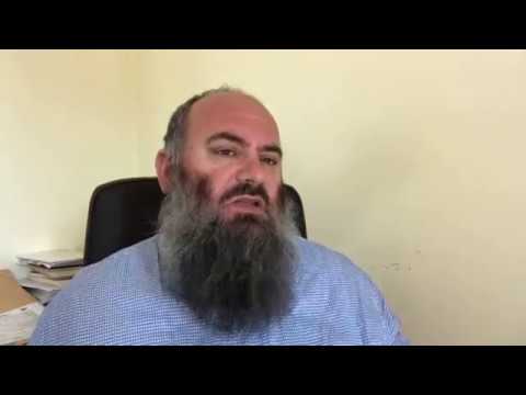 Plaku, tëlyni dhe bakallxhiu (tregim) - Hoxhë Bekir Halimi