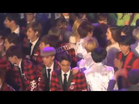 Baekhyun and Taeyeon (Seoul Music Awards Ending)