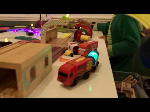 GLOW IN THE DARK, Thomas and Friends Brio, Subway  Metro Station, Train Video For Children Video