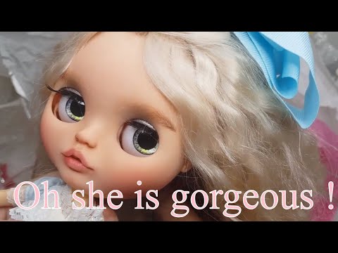 Unboxing blythe dolls