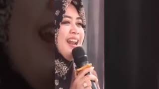 Download lagu sholawat badar - Ustadzah Lisa Azizah mp3