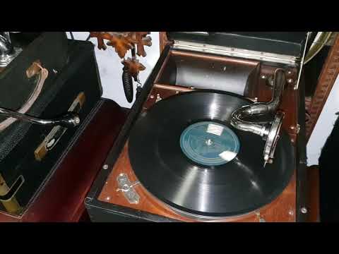 Suez. Clyde Doerr & Orchestra. Zonophone 78rpm Record from 1922 . HMV 101 Gramophone