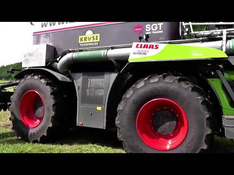 Gärreste Schlitzen auf Wiesen 2022 mit Claas Xerion 4200 Saddle Trac