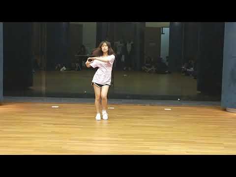 KPOP Dance Off Vol 103: Gugudan - The Boots