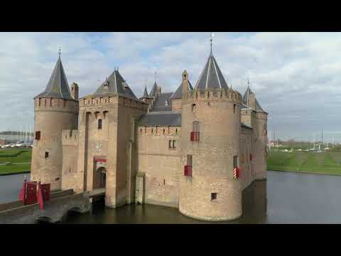 Muiderslot rondleiding (Muiderslot Castle tour, English subtitles)