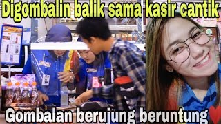 Download lagu GOMBALIN KASIR CANTIK INDOMARET | EH MALAH DIGOMBALIN BALIK | PRANK BERUNTUNG BANGET mp3