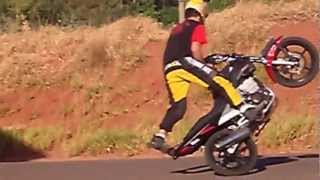 preview picture of video 'Treino De Wheeling, Kayo E Joao Miguel... AntesxHoje'