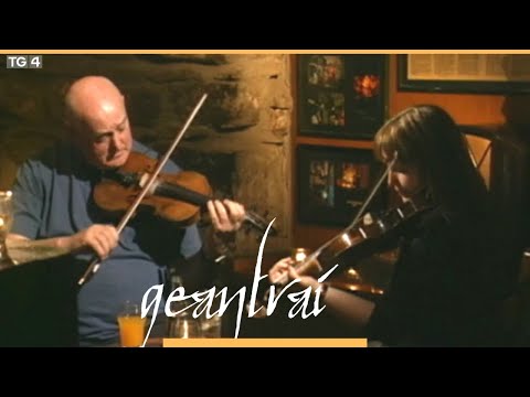 Dinny McLaughlin & Liz Doherty | Inishowen Fiddlers | McGrory's, Inis Eoghain  | Geantraí 2006 | TG4