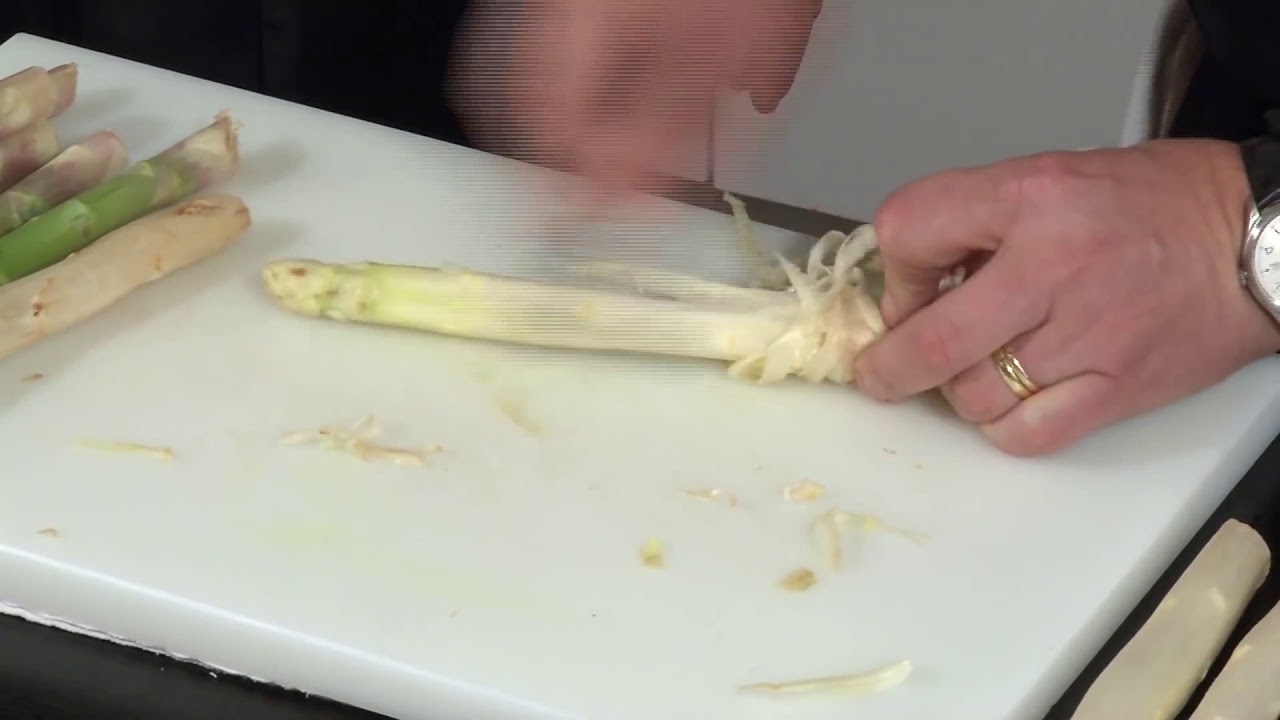 Eplucher des asperges