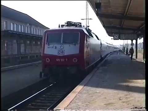 Baureihe 142 und rote IC in Dessau am 17.02.1998