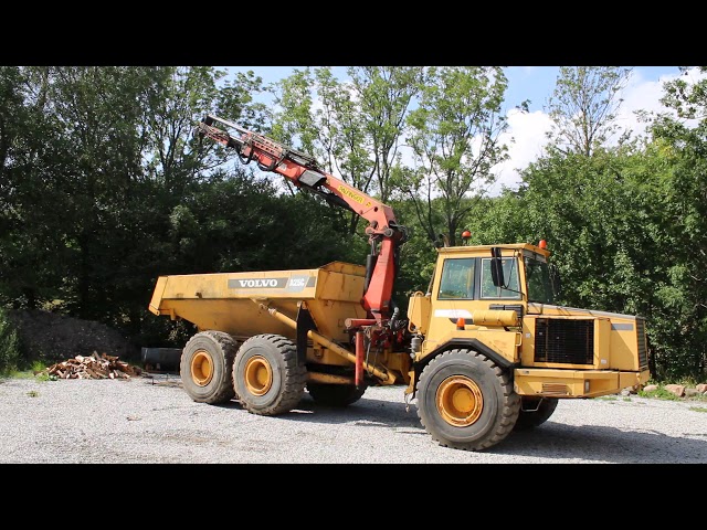 590915 Dumper Volvo A25C with crane -96