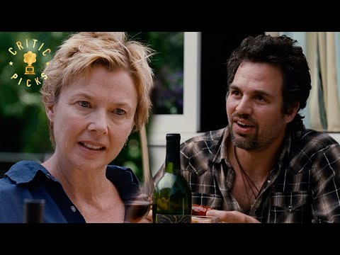 Mark Ruffalo Charms the Family | The Kids Are All Right