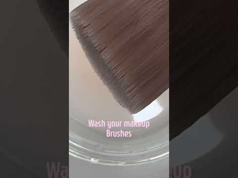 How to clean makeup brushes #makup #cleansingoil #cleanser #wash #skincare #coxir