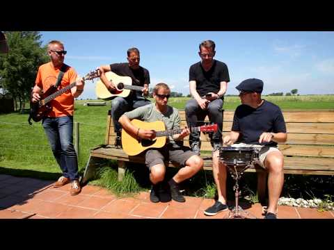 Best Dressed Tables - "Bow Down" (Housemartins Cover)