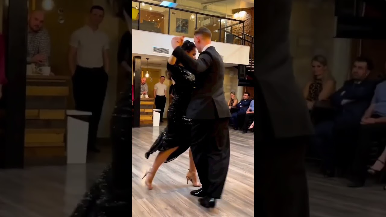 🤍 Follow ➡️ @tangoexpo Performers: @valentin.bobkov.93 y @katerina_tsybrova #tango #tangoargentino