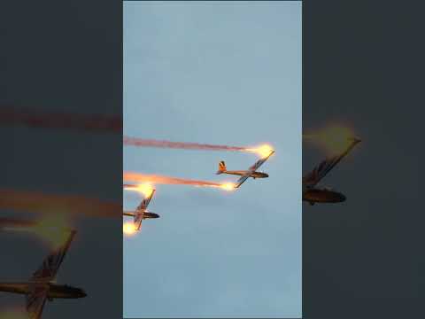Epic sunset flight of the RedBull Blanix-Team at the Dittinger Flugtage 2024