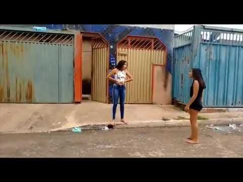 Briga entre duas garotas