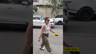 Download lagu Amir Khan Daughter Ira Khan Walking on Street Of Bandra Yesterday Evening mp3