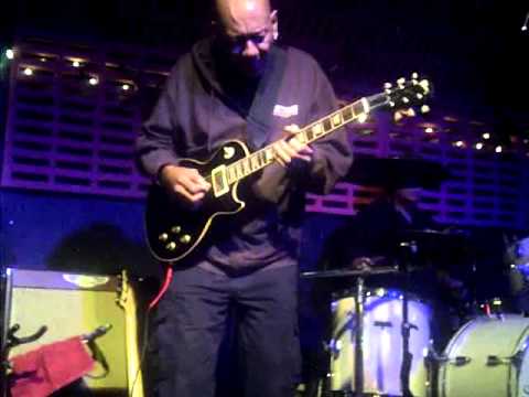 Reggie Boyd Jr  jams some bad ass tunes with Patrick Derksen and Stevie Q