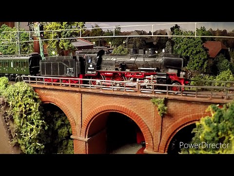 Spur n Spezial...  mit der  38 772-0  unterwegs auf einer Sonderfahrt.