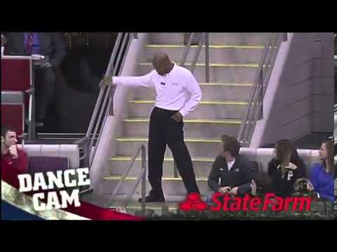 Dancing usher sends the crowd wild at Pistons game