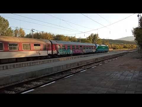 БВ 2614 с локомотив 80 048 ,,Цар Петър I" потегля от гара Мездра