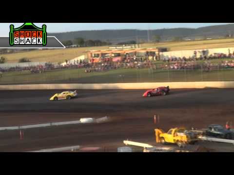 Super Sedans - Heat 1 - National Series - Toowoomba Speedbowl - 29.12.13
