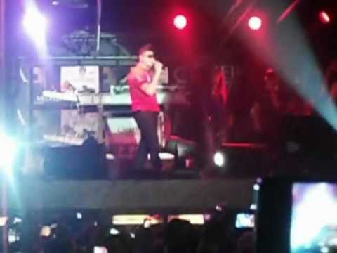 Farruko - Nena Fichu ( LIVE )