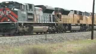 preview picture of video 'UP 1983, WP Heritage unit on freight train in Texas in April 2011'