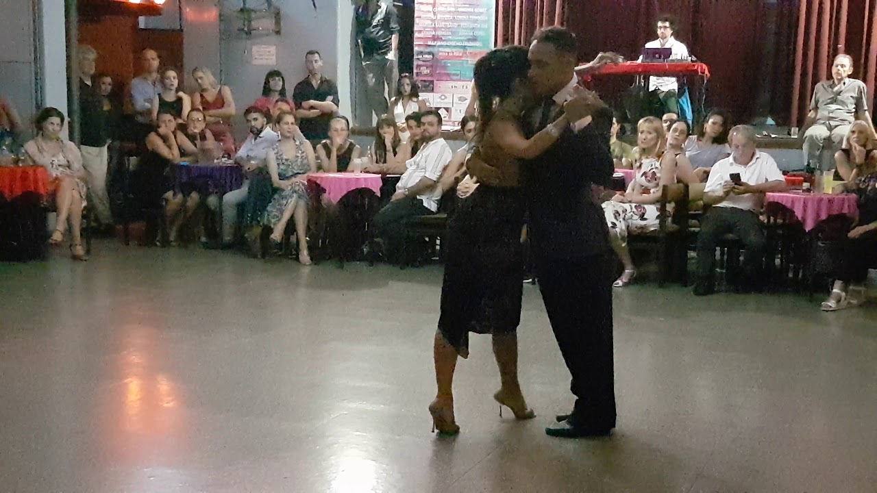 MAXIMILIANO CRISTIANI y LUCIA CONDE DE BEN en Viva La Pepa Milonga (1/4)