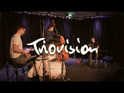 Triovision - December in New York (Bill Laurance) LIVE