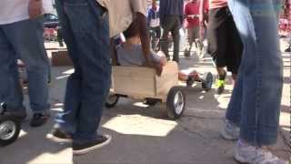preview picture of video 'Knysna Speed Festival - Soap Box Building'