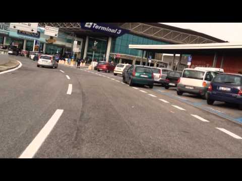 Aeroporto di Fiumicino. Il delirio della sosta selvaggia nonostante tutto