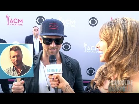 Carly Pearce Laughs It Up with Country’s Hottest Stars at ACM Red Carpet