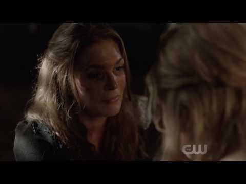 The 100 4x01 Clarke tells her mom that she loved Lexa