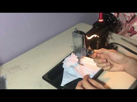 Beautiful 1952 Singer Featherweight 221K Sewing Machine - Serviced with Extras!